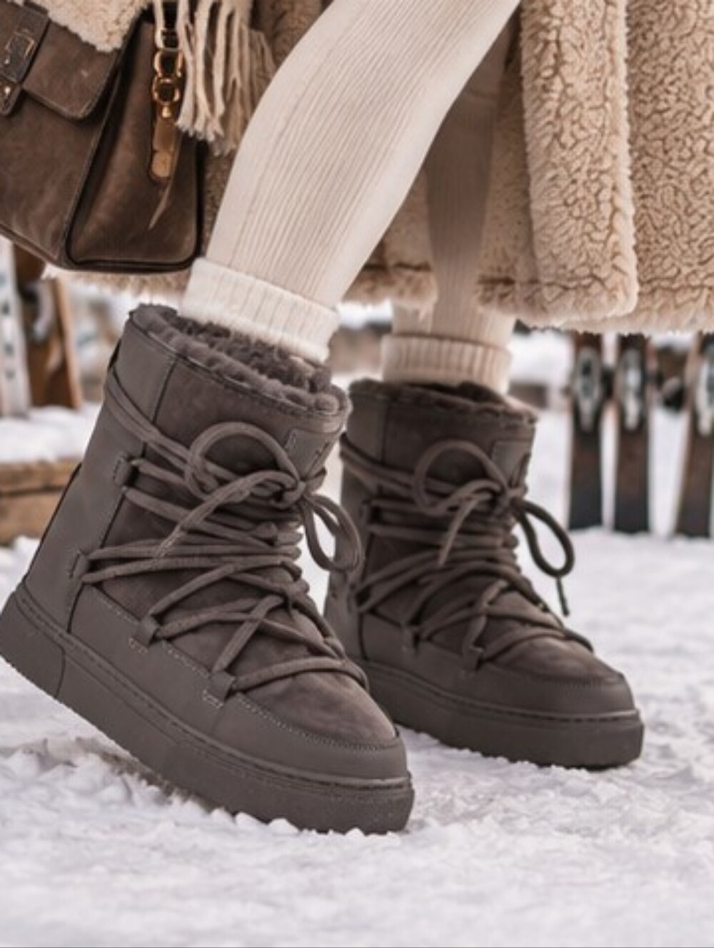 h&m limited release low moon boots apres ski laced padded snow boots
